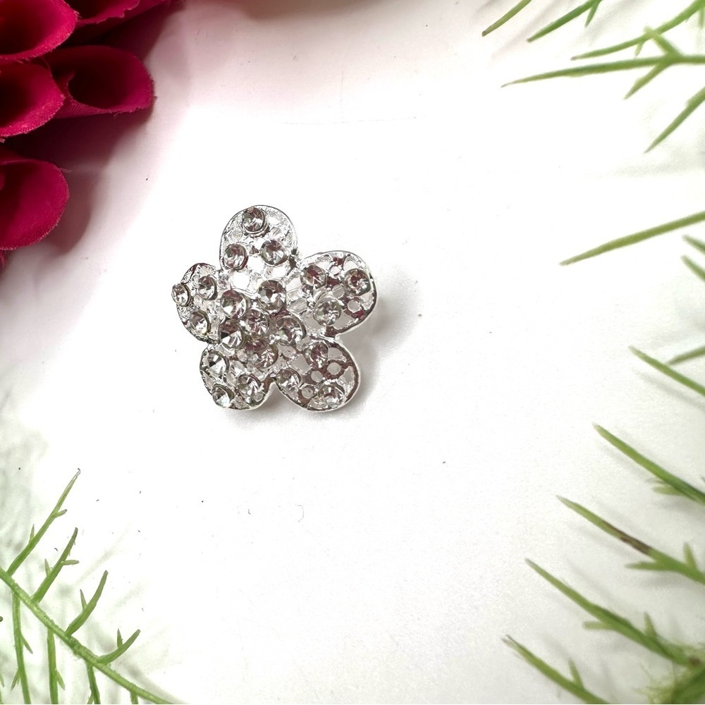 NEW⚜️Classic Floral Crystal Embellished Brooch - Picture 3 of 5